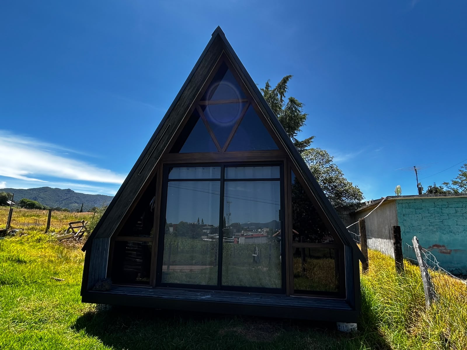 Fachada de cabaña Alhala